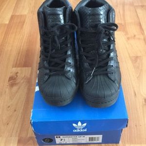 Adidas Superstar Black Sneakers Size 7 1/2